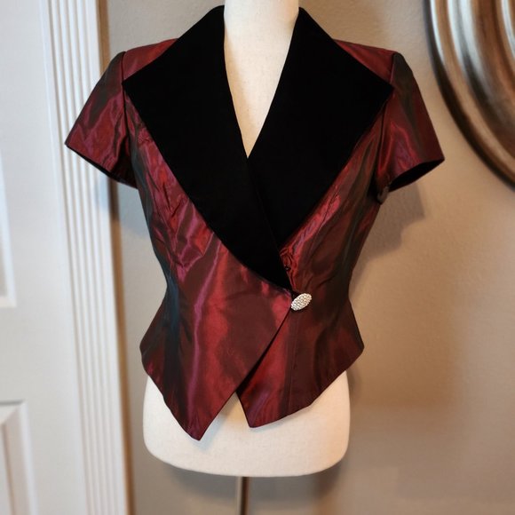 J. R. Nites by Caliendo Womens Garnet Evening Jacket with Sequin Button. Size 8 - Picture 1 of 4